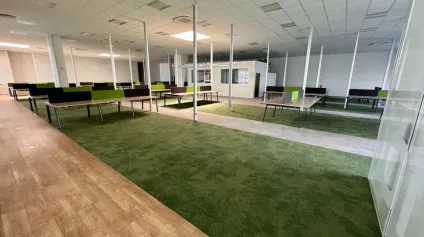 SURFACE RARE à Angoulême - Locaux modernes 1800 m² avec parkings - Offre immobilière - Arthur Loyd
