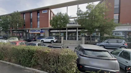 Bureaux à louer à Nîmes excellente visibilité et proximité commerces - Offre immobilière - Arthur Loyd