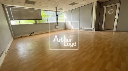 Bureaux avec ateliers à louer à Nîmes quartier Ville Active parking - Offre immobilière - Arthur Loyd