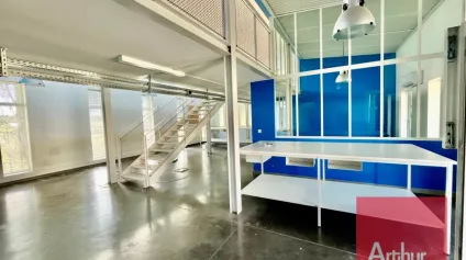 Bâtiments activité bureaux à vendre à Lunel site indépendant clos - Offre immobilière - Arthur Loyd