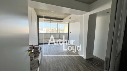 Bureaux à louer à Nîmes avec terrasse privative secteur Colisée - Offre immobilière - Arthur Loyd