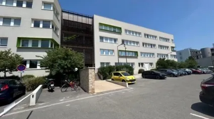 Bureaux à vendre ou à louer à Nîmes dans immeuble récent avec parking - Offre immobilière - Arthur Loyd