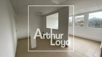 Bureau à louer à Nîmes surface de 71 m² parking privatif et ascenseur - Offre immobilière - Arthur Loyd