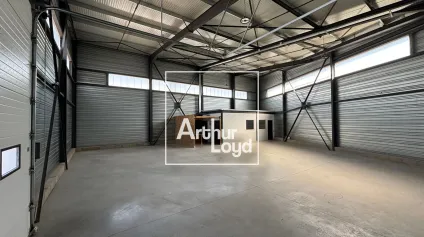 Local d'activités de 238 m² à louer - Garons - Offre immobilière - Arthur Loyd