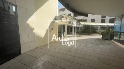 Bureaux à vendre à Nîmes secteur Jean Jaurès avec ascenseur et PMR 105 m² - Offre immobilière - Arthur Loyd