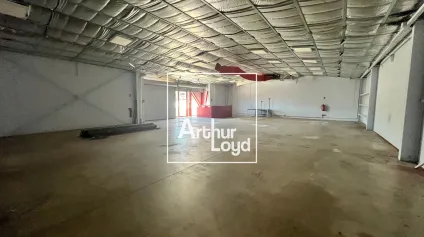 Location local d’activité indépendant sécurisé avec cour privative à Alès - Offre immobilière - Arthur Loyd