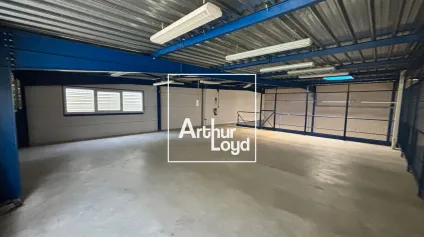Locaux d activité à vendre à Pont-Saint-Esprit proche autoroutes et parkings - Offre immobilière - Arthur Loyd