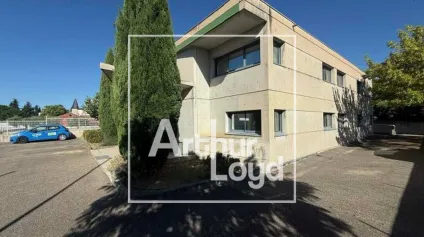 NÎMES - MAS DE CHEYLON | ENSEMBLE IMMOBILIER PROFESSIONNEL DE 400 m² - A LOUER - NOMBREUX PARKINGS - Offre immobilière - Arthur Loyd
