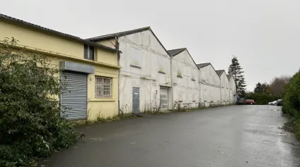 TERRAIN ET ENTREPOT A REHABILITER D'ENVIRON 8 000 M² A VENDRE PROXIMITE GARE DE SAINT BRIEUC - Offre immobilière - Arthur Loyd
