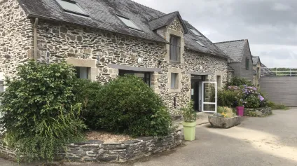 Locaux à usage mixte à vendre à CHATEAULIN 29150 - Offre immobilière - Arthur Loyd