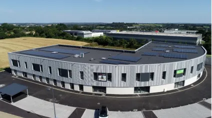 LOCAUX ACTIVITES 408 M² LAVALLOT A VENDRE - Offre immobilière - Arthur Loyd