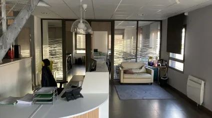 LOCAUX ACTIVITE OU COMMERCE SAINT RENAN A VENDRE - Offre immobilière - Arthur Loyd