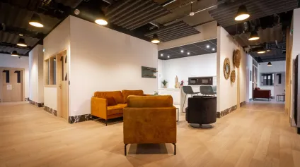 A LOUER - Plateau de bureaux élégant et fonctionnel en bord de mer - Offre immobilière - Arthur Loyd