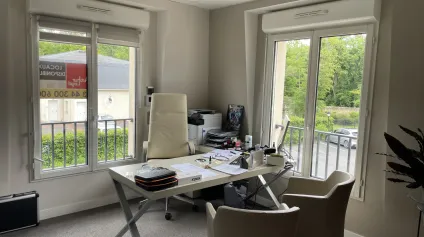 À VENDRE - BUREAUX 52,18 m² - VINEUIL-SAINT-FIRMIN - Offre immobilière - Arthur Loyd