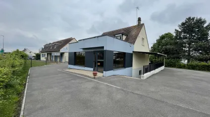 LOCAL COMMERCIAL A LOUER 350M2 ZAC DE THER - Offre immobilière - Arthur Loyd