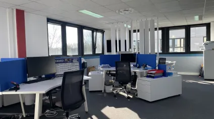 A LOUER BUREAUX DE 63 M2 À 335 M2 - COMPIEGNE ZAC DE MERCIERES - Offre immobilière - Arthur Loyd