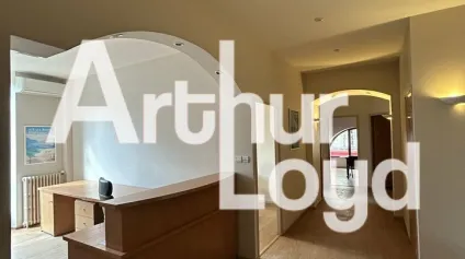 À LOUER  Bureaux Lumineux de 130 m²  Centre-Ville d'Aix-les-Bains - Offre immobilière - Arthur Loyd