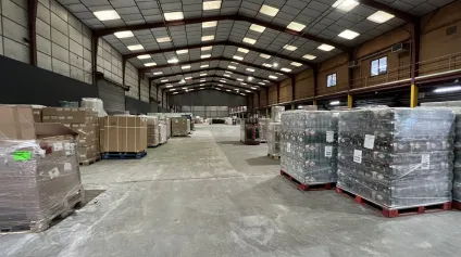 Bâtiment typé transport / messagerie à louer - 2 700 m2 - Nord/Est Métropole - Fleury les Aubrais - Offre immobilière - Arthur Loyd