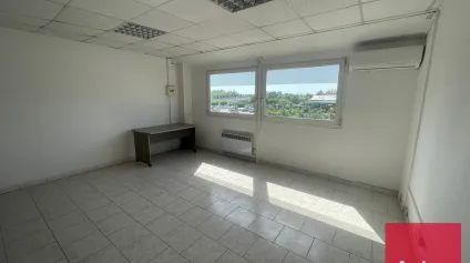 Bureaux à louer à Mauguio Fréjorgues parkings privatifs inclus - Offre immobilière - Arthur Loyd