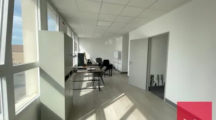 Bureaux à louer à Villeneuve les Maguelone dans immeuble récent - Offre immobilière - Arthur Loyd