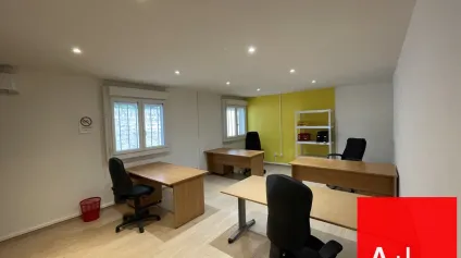 Bureaux à louer rénovés et meublés à Mauguio avec parkings privatifs - Offre immobilière - Arthur Loyd