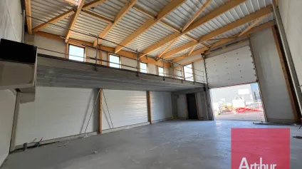 Locaux d’activités neufs à vendre à Vailhauquès divisibles dès 150 m2 - Offre immobilière - Arthur Loyd