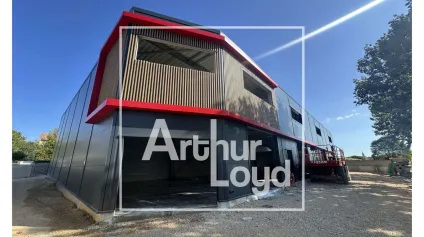 Locaux d activite neufs a vendre a Castries avec 3 lots modulables - Offre immobilière - Arthur Loyd