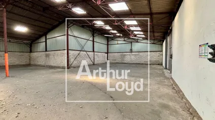 Local d activité à louer 634 m² Vendargues aire de lavage et bureaux - Offre immobilière - Arthur Loyd