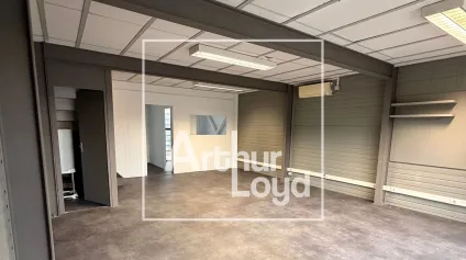 Locaux d'activité à louer - proche A709 - Mezzanine - Offre immobilière - Arthur Loyd