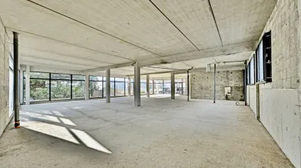 Vente local commercial 306 m2 Lattes terrasse privative et visibilité - Offre immobilière - Arthur Loyd