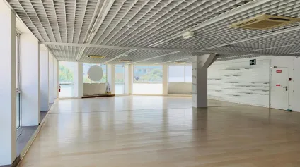 A LOUER LOCAL LA BAULE 540M2 AV DE GAULLE - Offre immobilière - Arthur Loyd