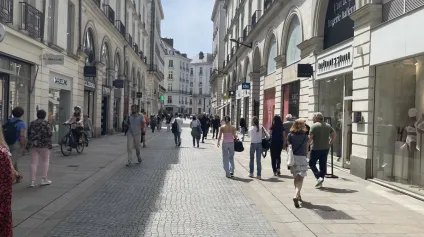 Local commercial bail à céder au centre ville de Nantes avec forte visibilité - Offre immobilière - Arthur Loyd
