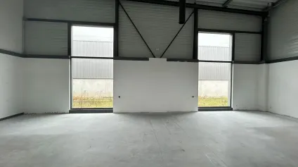 Local d’activités à louer à Pornichet avec grande hauteur sous plafond - Offre immobilière - Arthur Loyd