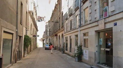 Local commercial bail à céder centre ville Nantes avec étage et rue très vivante - Offre immobilière - Arthur Loyd