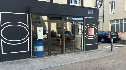 Location local commercial Saint-Étienne-de-Montluc visibilité centre-ville - Offre immobilière - Arthur Loyd