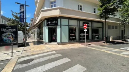 RARE !!!<br /><br />Local commercial en cur de ville <br />Idéal pour une enseigne nationale visibilité optimale et stratégique.<br /><br /> - Offre immobilière - Arthur Loyd