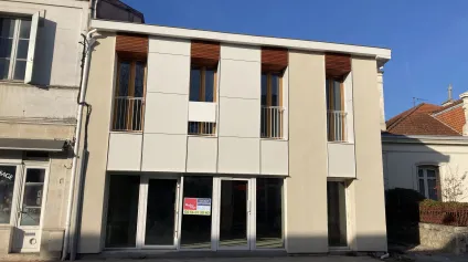 Local commercial à vendre à Gujan-Mestras avec forte visibilité et accès facile - Offre immobilière - Arthur Loyd