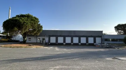 Entrepôt à louer à Lormont avec quais et accès rapide à l'autoroute A10 - Offre immobilière - Arthur Loyd