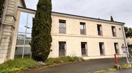 Immeuble de bureaux à vendre à Bordeaux Caudéran avec 12 parkings et sous-sol - Offre immobilière - Arthur Loyd