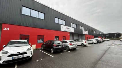 Locaux d'activités à louer à Bordeaux dans un parc récent proche rocade et axes routiers - Offre immobilière - Arthur Loyd
