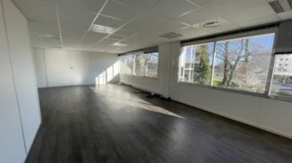 Bureaux en location à Merignac avec espace extérieur aménagé - Offre immobilière - Arthur Loyd