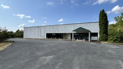 Location local commercial à Cadaujac avec visibilité importante - Offre immobilière - Arthur Loyd