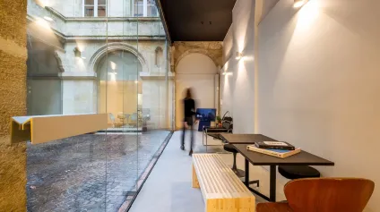 Bureaux à vendre à Bordeaux proche place des Quinconces avec patio et véranda - Offre immobilière - Arthur Loyd