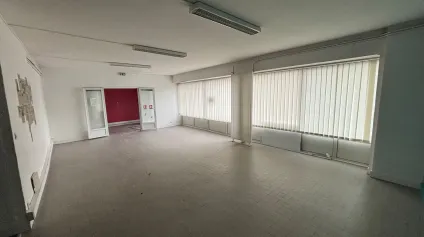 Vente local commercial de 200 m² à Floirac avec vitrine en centre ville - Offre immobilière - Arthur Loyd