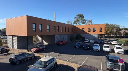 Ensemble bureaux et entrepôts à vendre à Canéjan avec 63 stationnements - Offre immobilière - Arthur Loyd