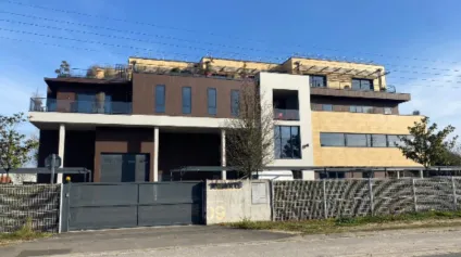 Bureaux à louer à Mérignac avec terrasses en bois et parkings - Offre immobilière - Arthur Loyd