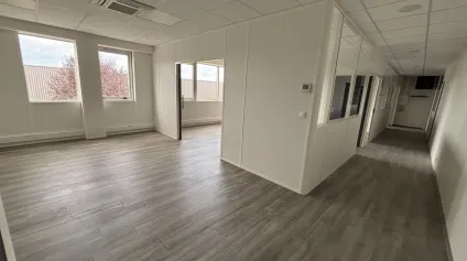 Bureaux à louer à Artigues-près-Bordeaux dans un parc sécurisé et végétalisé - Offre immobilière - Arthur Loyd