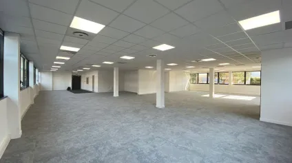Bureaux à louer à Pessac 313 m² en open space avec 8 parkings inclus - Offre immobilière - Arthur Loyd