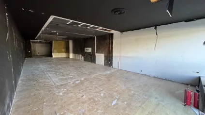 Location locaux commerciaux à Bordeaux 180 m2 accès tramway immédiat - Offre immobilière - Arthur Loyd