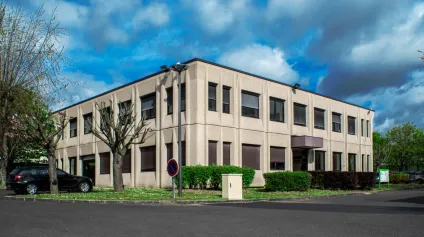 Bureaux à louer en rez-de-chaussée à Cergy proche gare et parkings - Offre immobilière - Arthur Loyd
